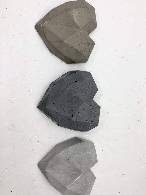 Heart | Concrete magnet
