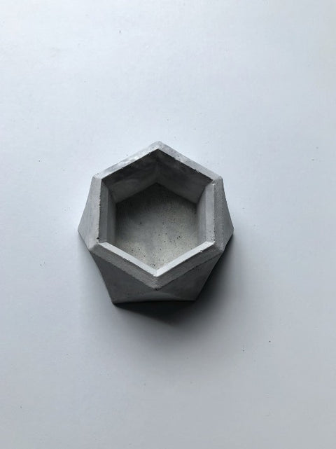 Pot rubis en béton gris | Les Mimipots | Artisan d'ici | Espace local