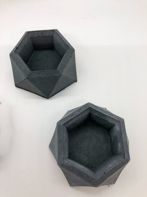 Pot rubis en béton noir | Les Mimipots | Artisan d'ici | Espace local