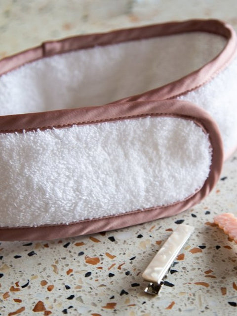 Bandeau pour cheveux en tissu éponge rose | BKIND | Espace local